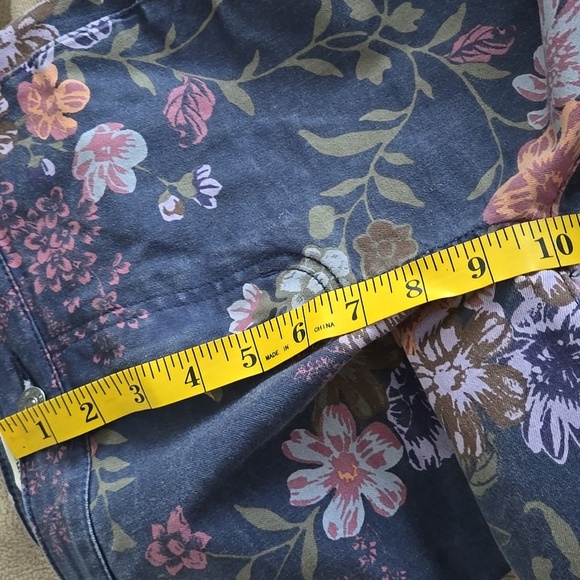 FREE PEOPLE Youthquake Printed Crop Flare Jeans Navy Combo Floral Boho Size 25 - Picture 11 of 15